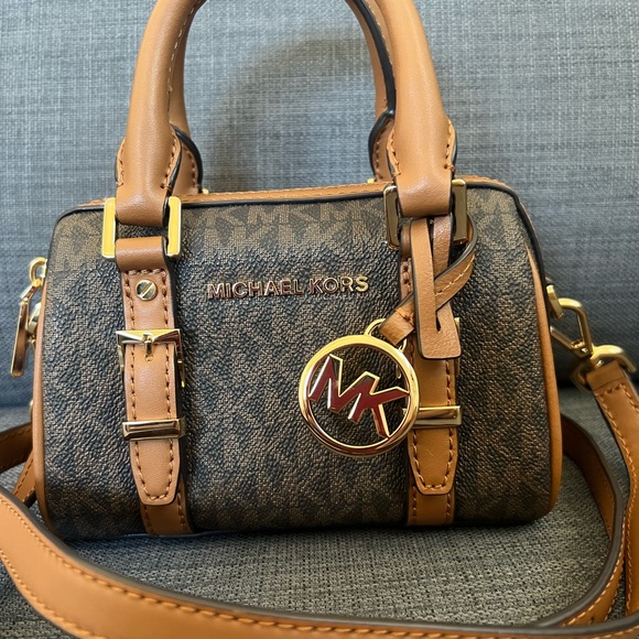 NWT MICHAEL KORS BEDFORD LEGACY EXTRA SMALL DUFFLE CROSSBODY MINI SATCHEL - Picture 6 of 11